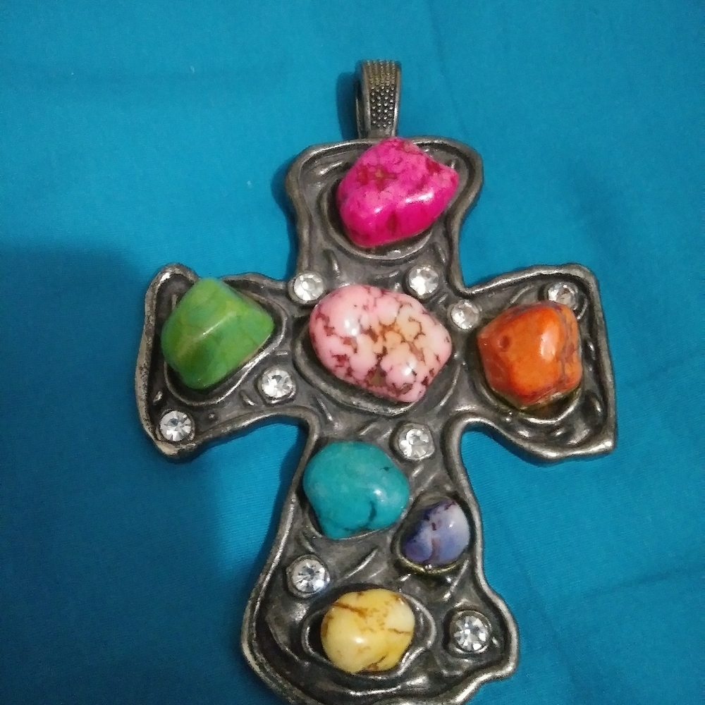 Cross pendent - Picture 2 of 3